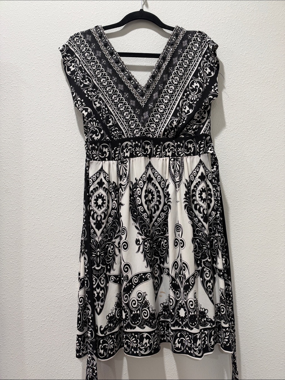 M.M. Couture Black & White Size 4 Midi Dress